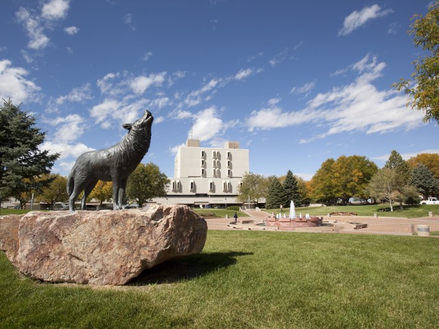 Smithsonian Signs Agreement with Colorado State University-Pueblo